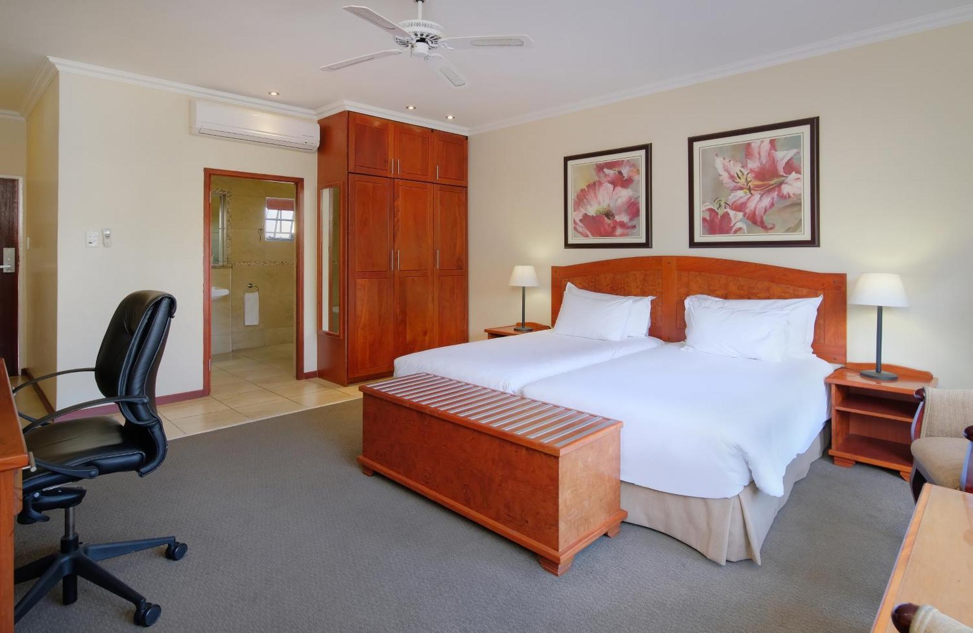 Protea Hotel By Marriott Polokwane Ranch Resort Buitenkant foto