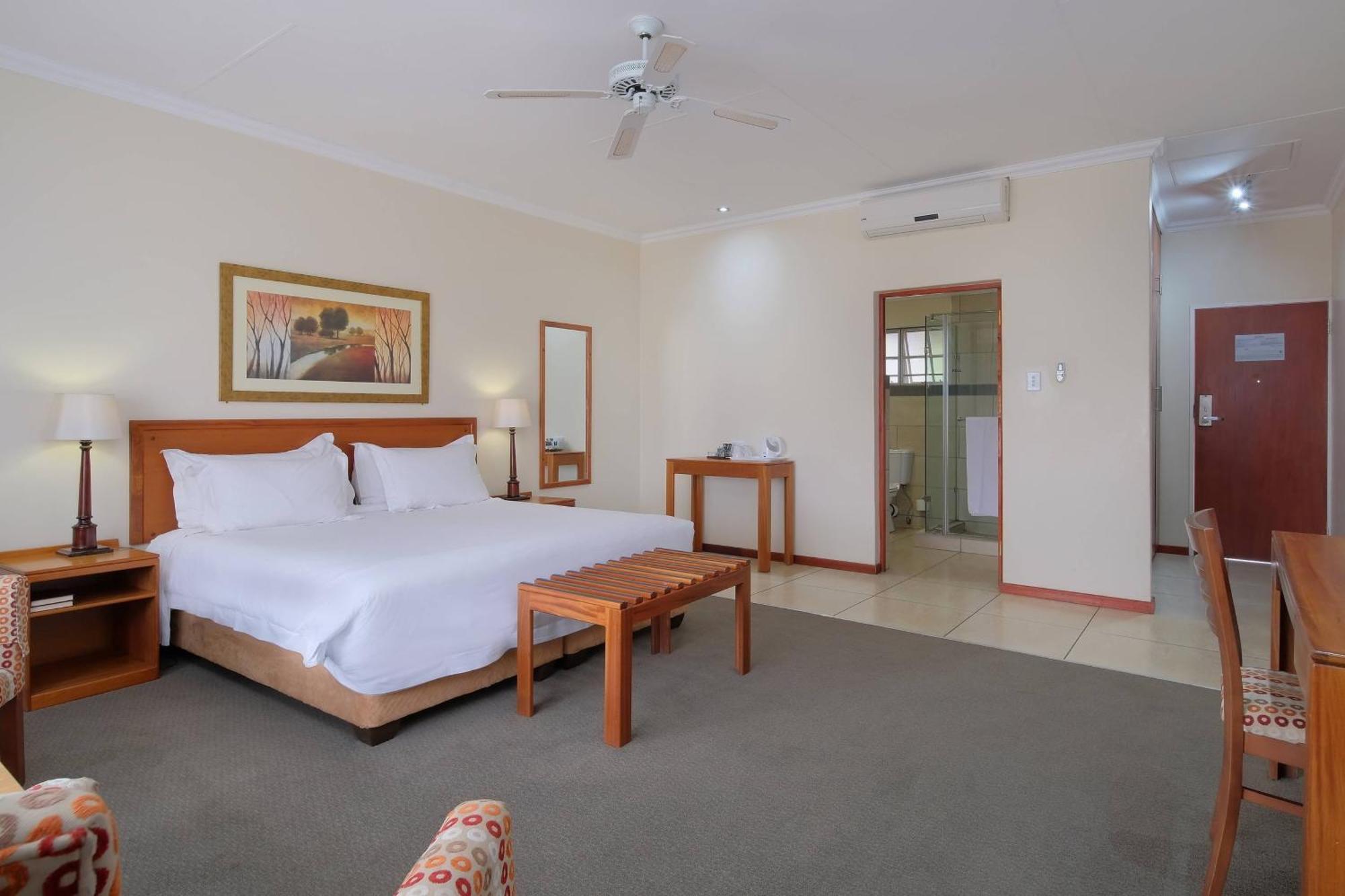 Protea Hotel By Marriott Polokwane Ranch Resort Buitenkant foto