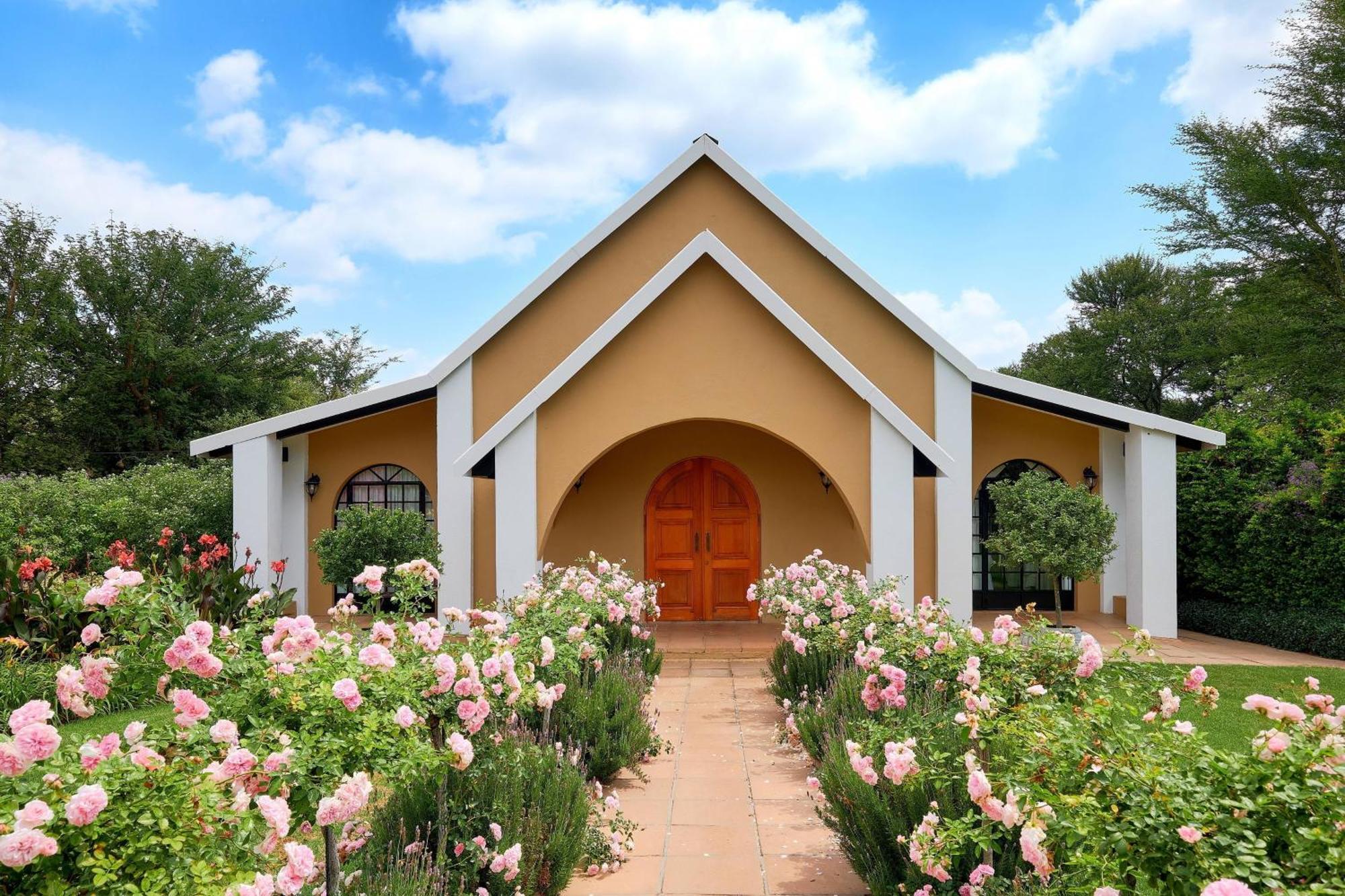 Protea Hotel By Marriott Polokwane Ranch Resort Buitenkant foto