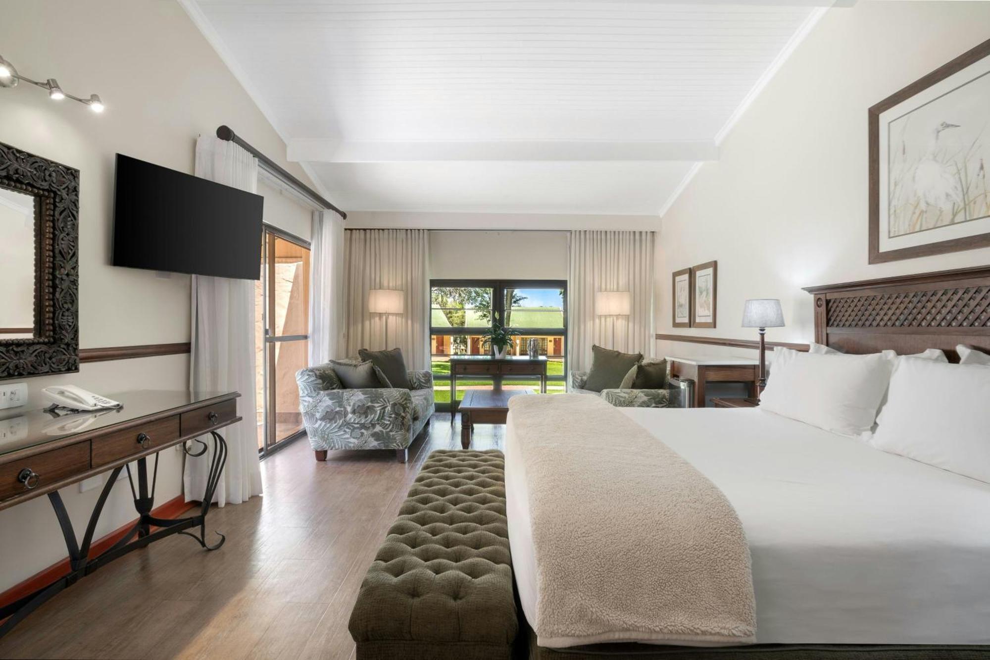 Protea Hotel By Marriott Polokwane Ranch Resort Buitenkant foto