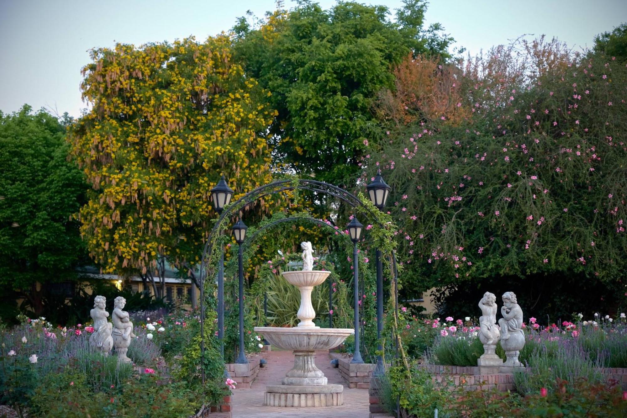Protea Hotel By Marriott Polokwane Ranch Resort Buitenkant foto