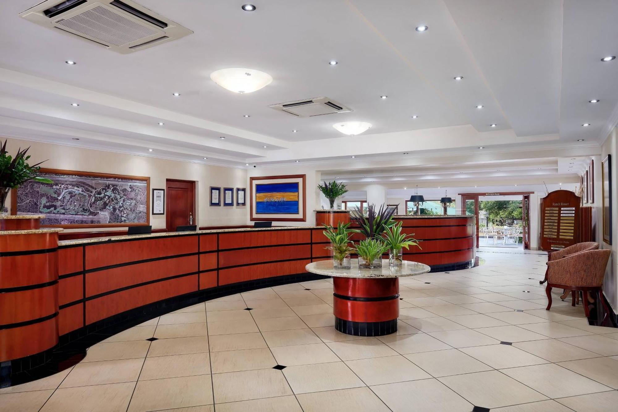 Protea Hotel By Marriott Polokwane Ranch Resort Buitenkant foto