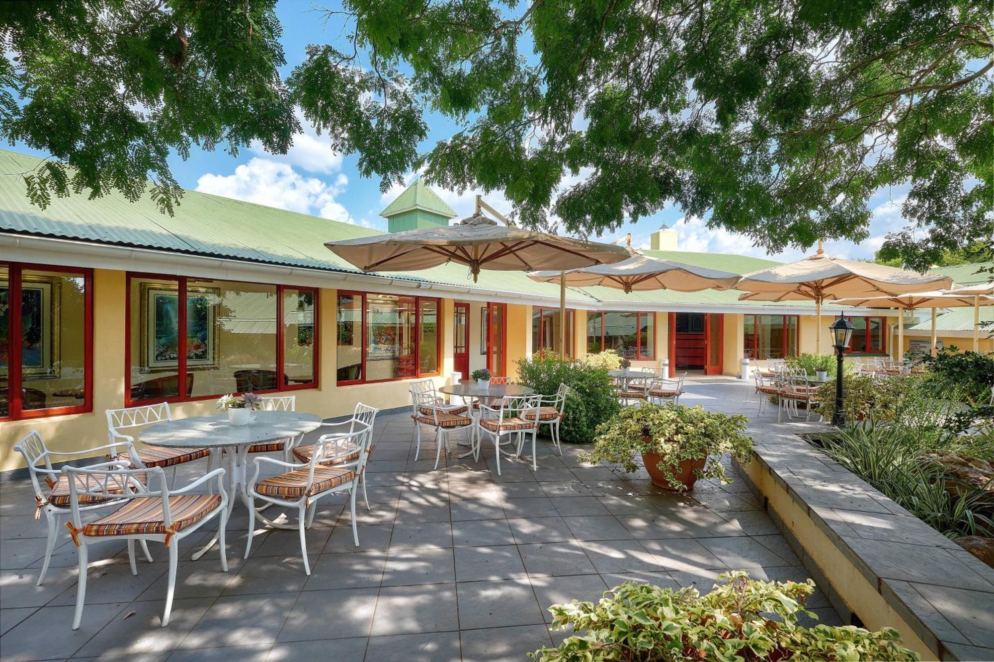 Protea Hotel By Marriott Polokwane Ranch Resort Buitenkant foto