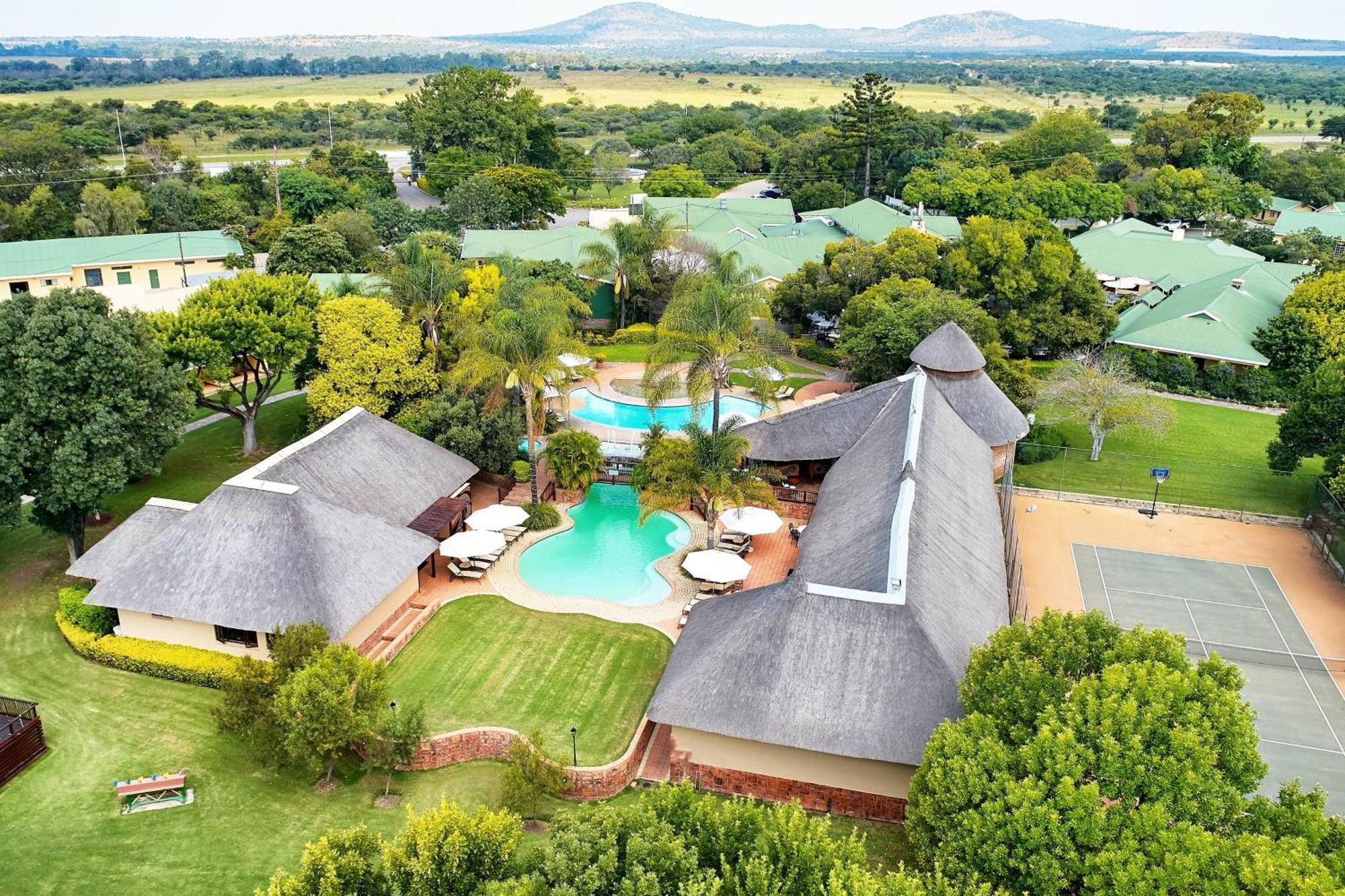 Protea Hotel By Marriott Polokwane Ranch Resort Buitenkant foto